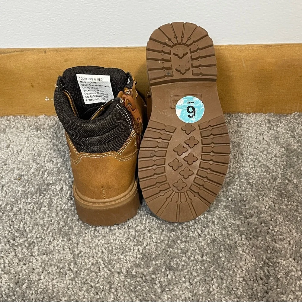 Ecko‎ Unltd Toddler Boys Lace Up Leather Boots with side zip Size 6 Medium